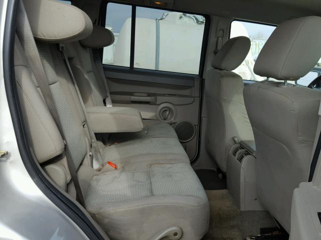 1J8HG48K37C669375 - 2007 JEEP COMMANDER BEIGE photo 6