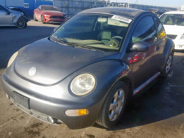3VWCP21C23M413890 - 2003 VOLKSWAGEN NEW BEETLE ნაცრისფერი ფოტო 2