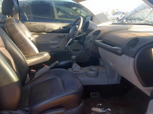 3VWCP21C23M413890 - 2003 VOLKSWAGEN NEW BEETLE ნაცრისფერი ფოტო 5