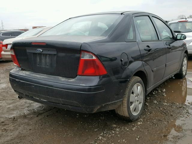 1FAFP34N27W333603 - 2007 FORD FOCUS ZX4 BLACK photo 4