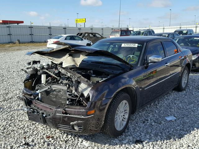 2C3CA4CD8AH148088 - 2010 CHRYSLER 300 TOURIN BLACK photo 2