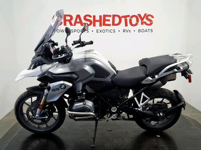 WB10A1107FZ187577 - 2015 BMW R1200 GS WHITE photo 3