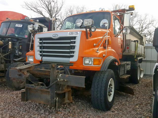 2FZHAZDE66AV96421 - 2006 STERLING TRUCK L 9500 ORANGE photo 2