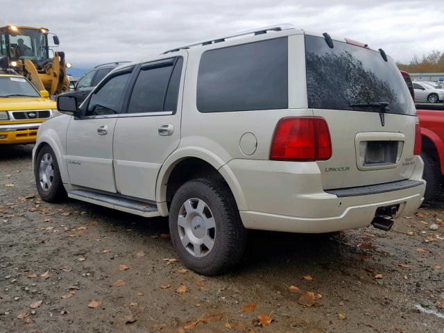 5LMFU285X5LJ24527 - 2005 LINCOLN NAVIGATOR WHITE photo 3