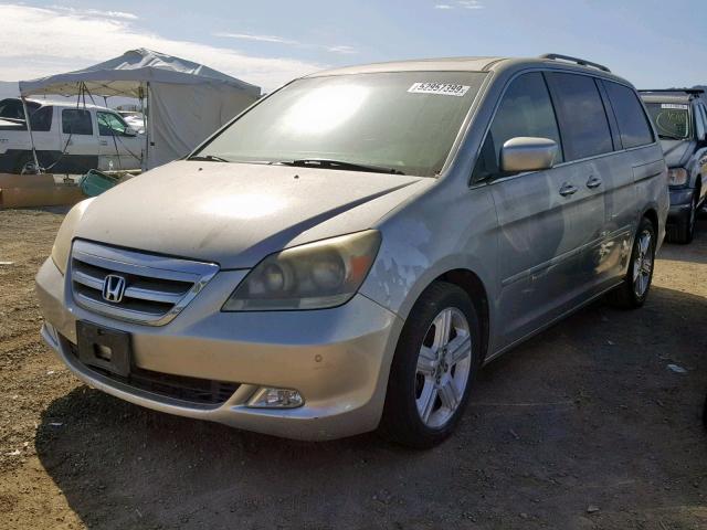 5FNRL38895B051466 - 2005 HONDA ODYSSEY TO SILVER photo 2