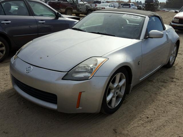 JN1AZ36A74T012777 - 2004 NISSAN 350Z ROADS SILVER photo 2