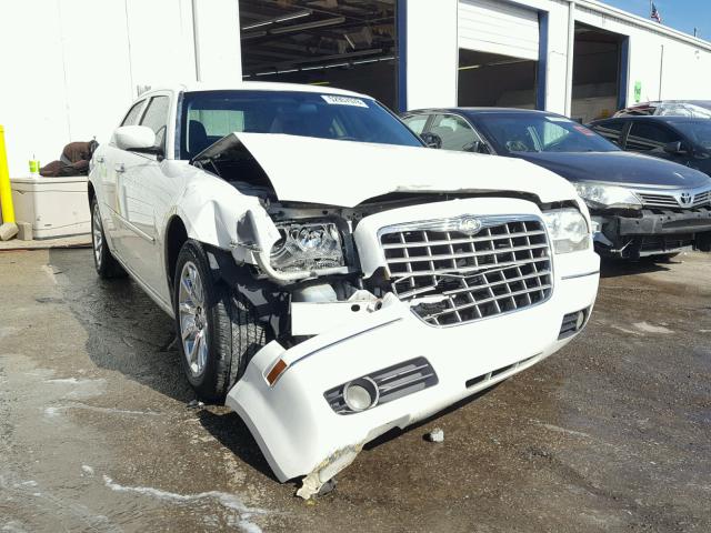 2C3KA53G68H141890 - 2008 CHRYSLER 300 TOURIN WHITE photo 1