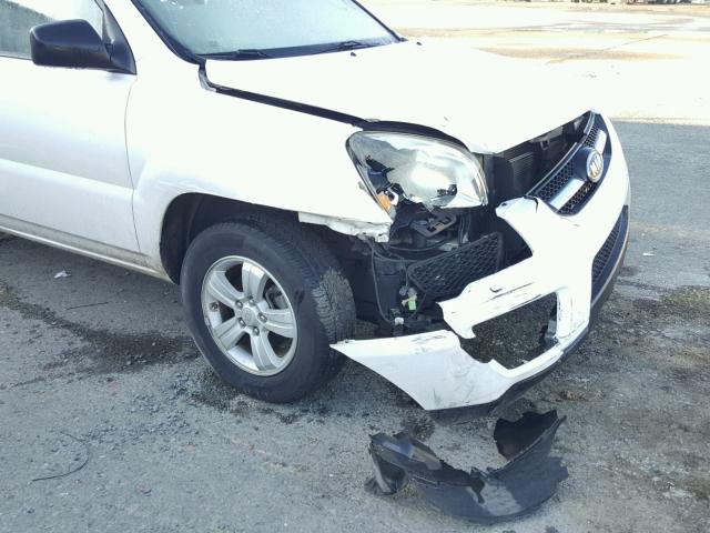 KNDJF724897579206 - 2009 KIA SPORTAGE L WHITE photo 9