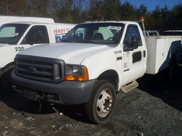 1FDAF56F9YEA30393 - 2000 FORD F550 SUPER WHITE photo 2