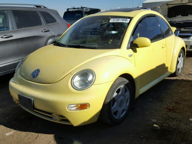 3VWCB21C51M457278 - 2001 VOLKSWAGEN NEW BEETLE YELLOW photo 2