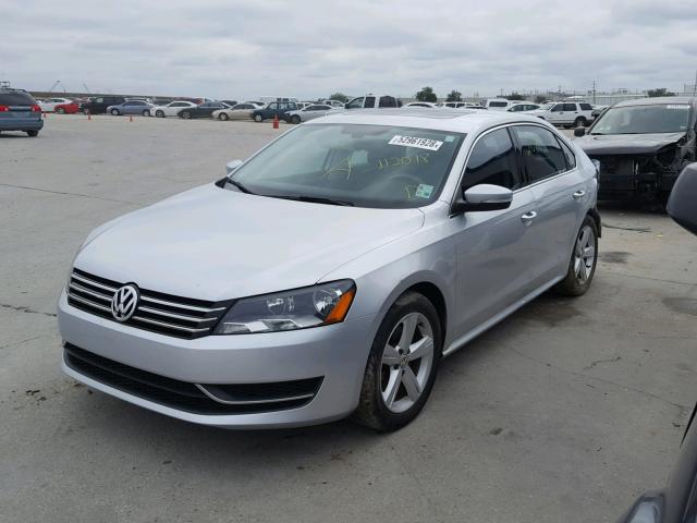 1VWBH7A31DC037644 - 2013 VOLKSWAGEN PASSAT SE SILVER photo 2