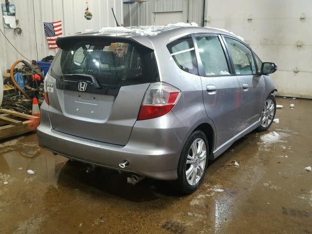 JHMGE8H45AC035752 - 2010 HONDA FIT SPORT GRAY photo 4