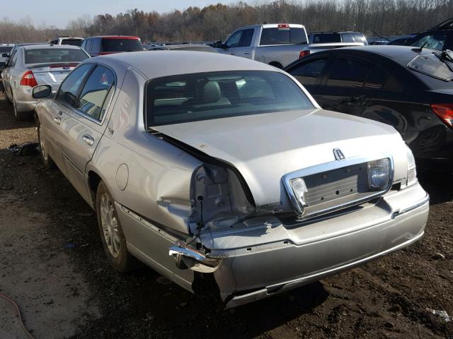 2LNBL8CV2AX624550 - 2010 LINCOLN TOWN CAR S SILVER photo 3