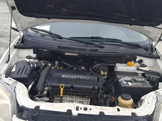 KL1TD5DE3AB112583 - 2010 CHEVROLET AVEO LS WHITE photo 7