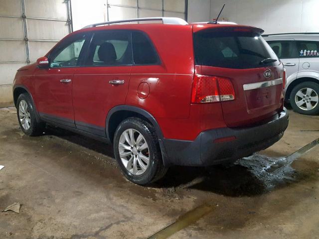 5XYKU4A28BG031224 - 2011 KIA SORENTO EX RED photo 3