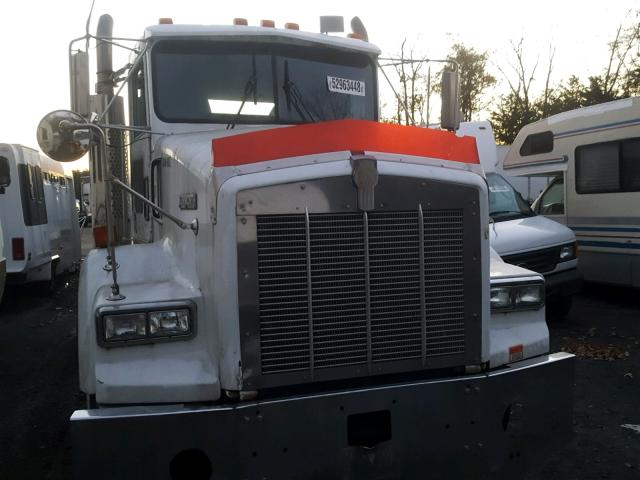 1XKDDB9X3SJ667809 - 1995 KENWORTH CONSTRUCTI WHITE photo 9