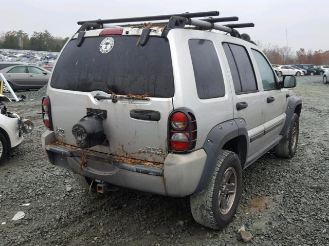 1J4GL38K25W575602 - 2005 JEEP LIBERTY RE SILVER photo 4