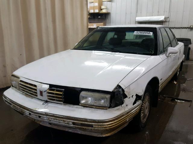 1G3CX52KXS4305215 - 1995 OLDSMOBILE 98 REGENCY WHITE photo 2