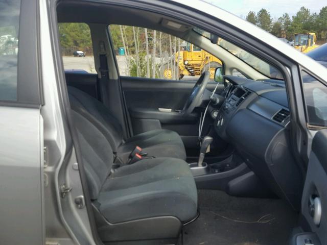 3N1BC1CP8AL444944 - 2010 NISSAN VERSA S SILVER photo 5