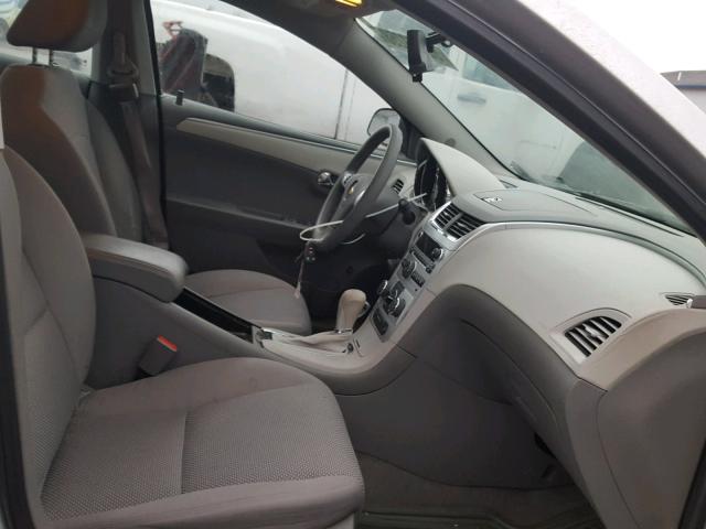1G1ZB5E02CF233220 - 2012 CHEVROLET MALIBU LS 银色 照片 5