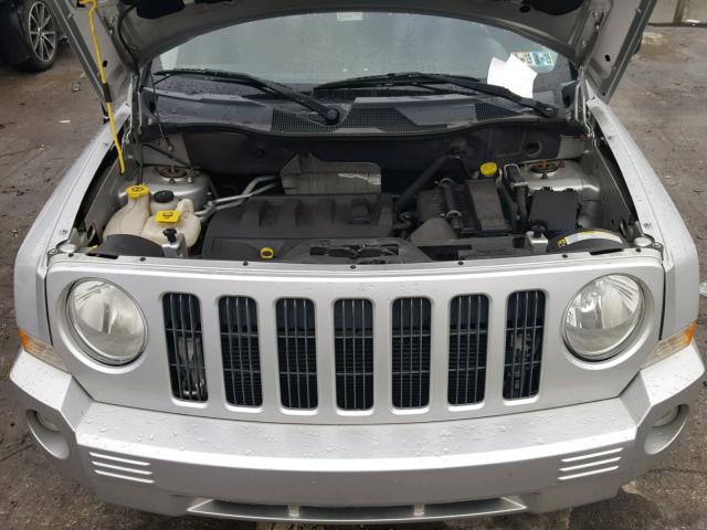 1J8FF48B59D102222 - 2009 JEEP PATRIOT LI SILVER photo 7