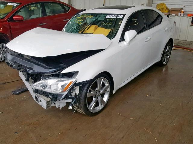 JTHBF5C21A5125206 - 2010 LEXUS IS 250 WHITE photo 2