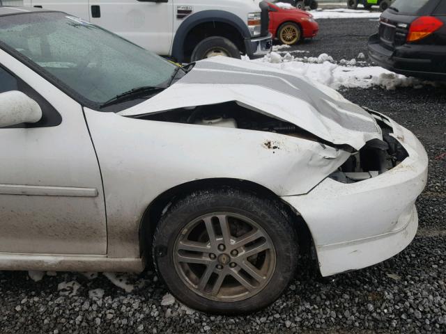 1G1JH12F137307315 - 2003 CHEVROLET CAVALIER L WHITE photo 9