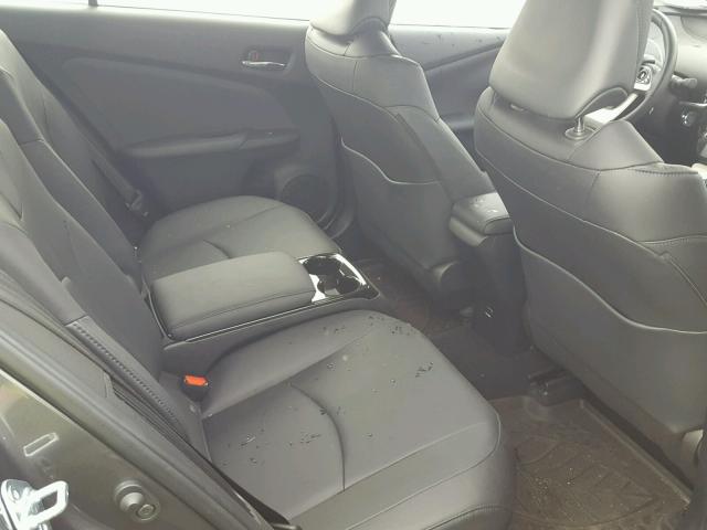 JTDKARFP3H3038928 - 2017 TOYOTA PRIUS PRIM 灰色 照片 6