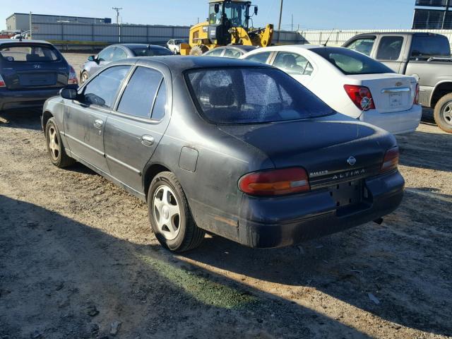 1N4BU31F4PC183340 - 1993 NISSAN ALTIMA XE GRAY photo 3