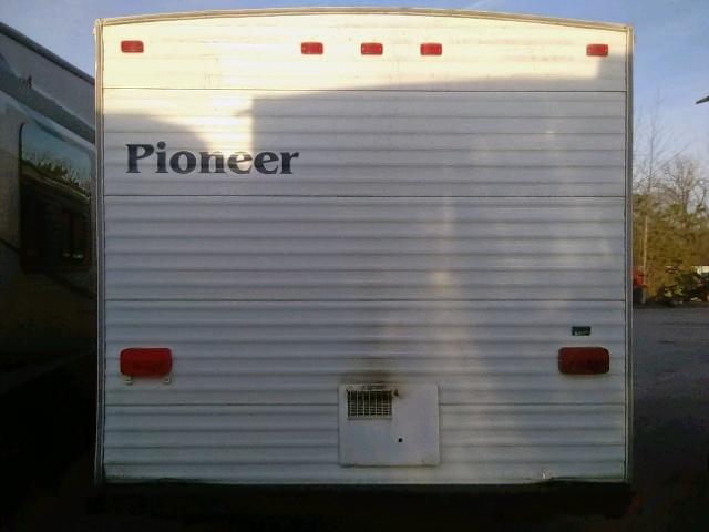 1EB1C302X66012157 - 2006 FLEETWOOD PIONEER  WHITE photo 5