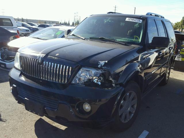 5LMFU27R34LJ31838 - 2004 LINCOLN NAVIGATOR Қара фото 2