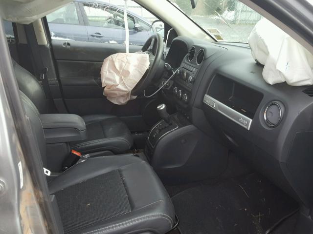 1C4NJDBBXFD169503 - 2015 JEEP COMPASS SP ნაცრისფერი ფოტო 5