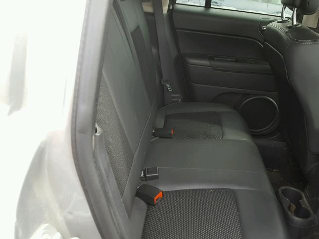 1C4NJDBBXFD169503 - 2015 JEEP COMPASS SP ნაცრისფერი ფოტო 6