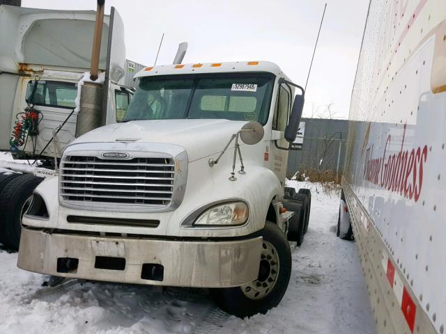 1FUJA6CG27PY34505 - 2007 FREIGHTLINER CONVENTION WHITE photo 2