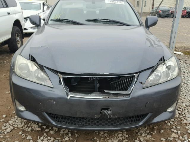 JTHCK262065006628 - 2006 LEXUS IS 250 GRAY photo 9