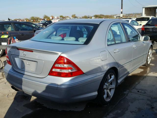 WDBRF52H77E028055 - 2007 MERCEDES-BENZ C 230 SILVER photo 4