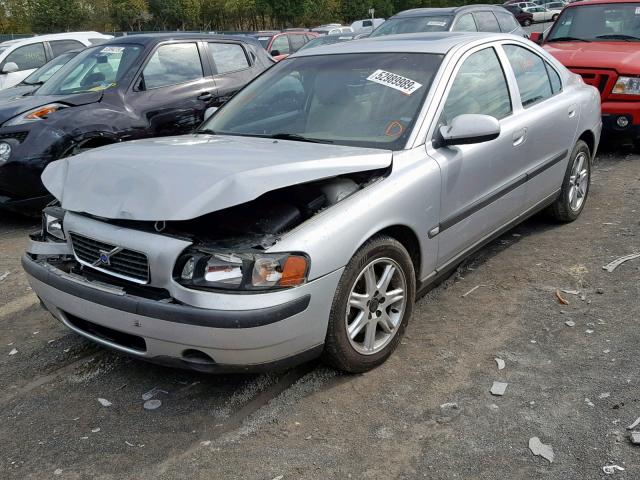 YV1RS61R322102489 - 2002 VOLVO S60 SILVER photo 2