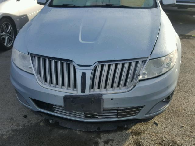1LNHM93R39G616667 - 2009 LINCOLN MKS BLUE photo 9