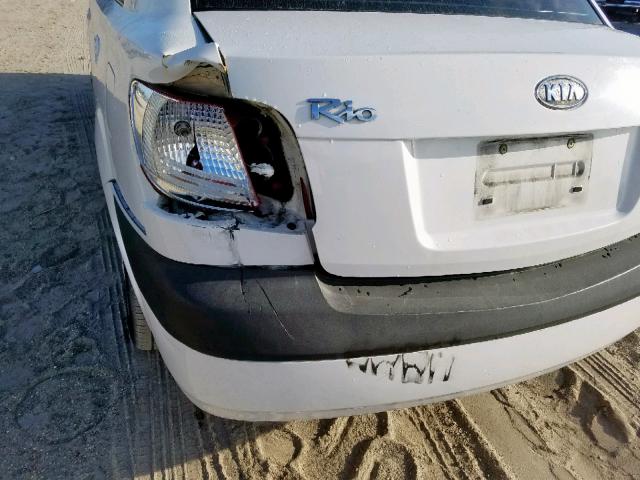 KNADE123466037149 - 2006 KIA RIO WHITE photo 9