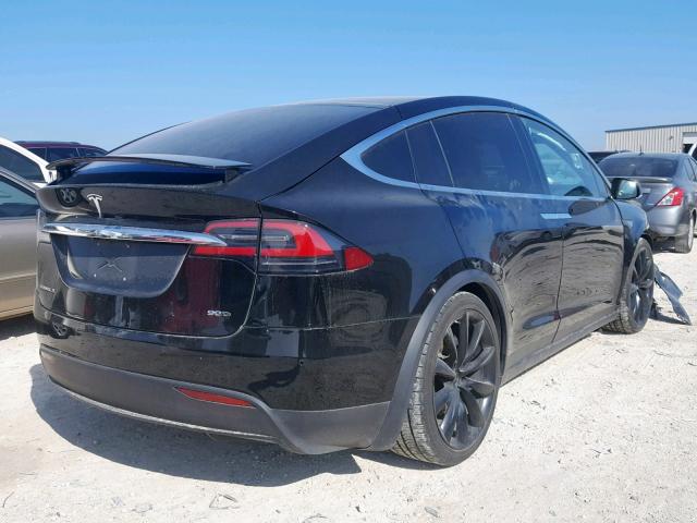 5YJXCAE27GF004337 - 2016 TESLA MODEL X BLACK photo 4