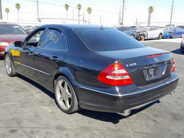 WDBUF65J15A713946 - 2005 MERCEDES-BENZ E 320 BLACK photo 3