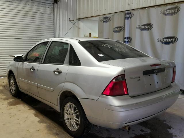 1FAFP34N87W253822 - 2007 FORD FOCUS ZX4 SILVER photo 3