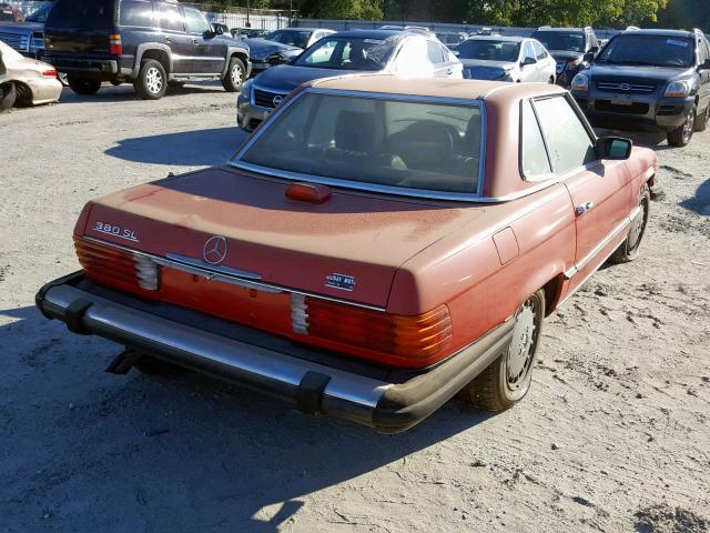 WDBBA45A6CB010599 - 1982 MERCEDES-BENZ 380 SL RED photo 4