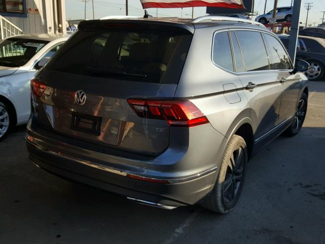 3VV3B7AX2JM031519 - 2018 VOLKSWAGEN TIGUAN SE Grau Foto 4