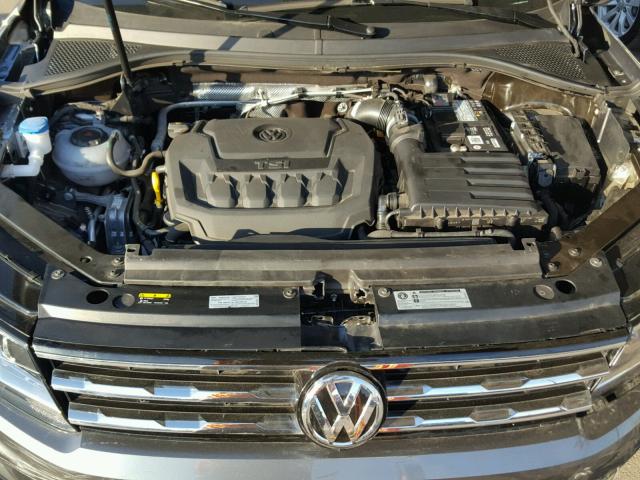 3VV3B7AX2JM031519 - 2018 VOLKSWAGEN TIGUAN SE Grau Foto 7