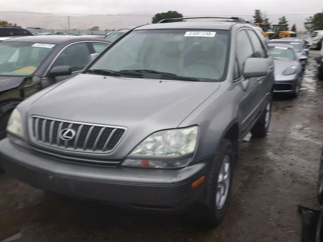 JTJGF10U710100388 - 2001 LEXUS RX 300 GRAY photo 2