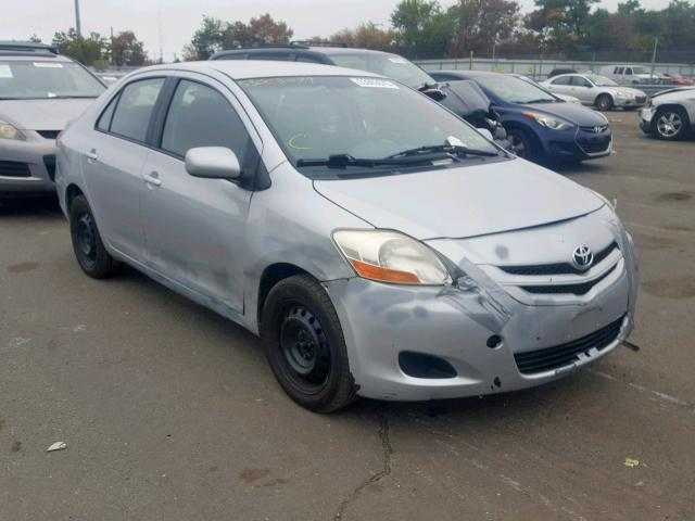 JTDBT903381233617 - 2008 TOYOTA YARIS SILVER photo 1