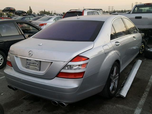 WDDNG71X07A067066 - 2007 MERCEDES-BENZ S 550 SILVER photo 4