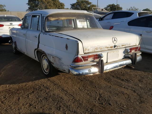 11011010358697 - 1968 MERCEDES-BENZ 200D WHITE photo 3