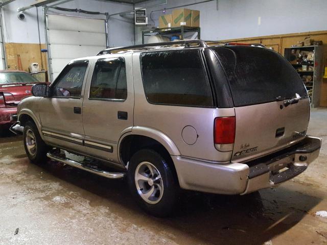 1GNCS13W2Y2215867 - 2000 CHEVROLET BLAZER TAN photo 3